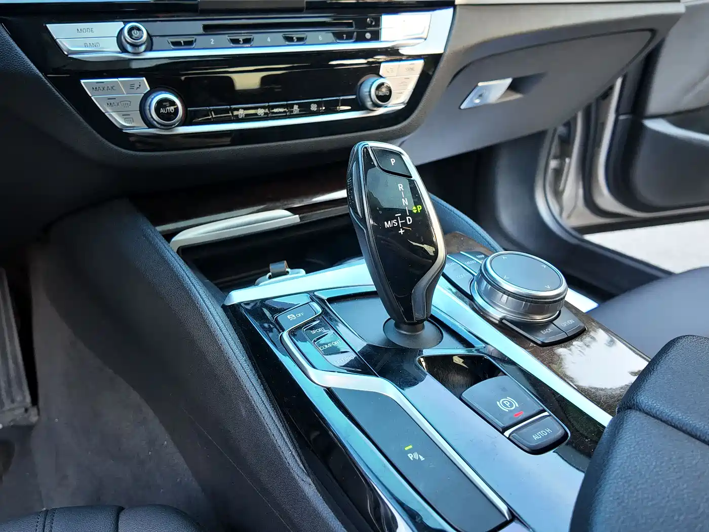 BMW 5 Series 2018 525Li Luxury Package фото 17