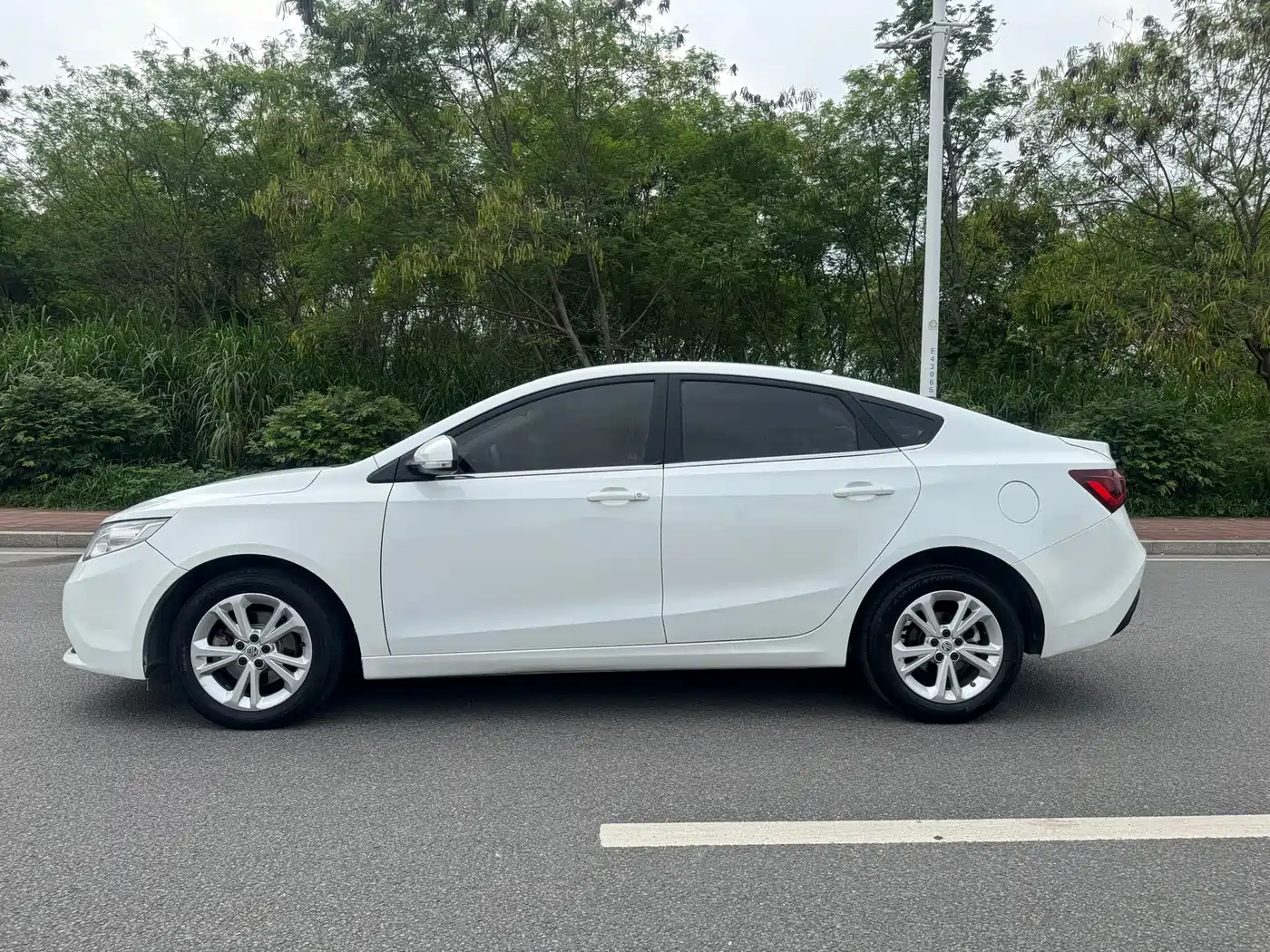 MG GT 2018 2016 Model 1.5L Automatic Premium Luxury Edition
