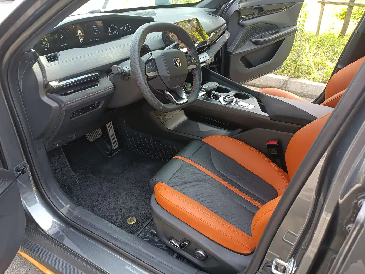 Changan UNI-V 2025 2024 1.5T Deluxe Sport
