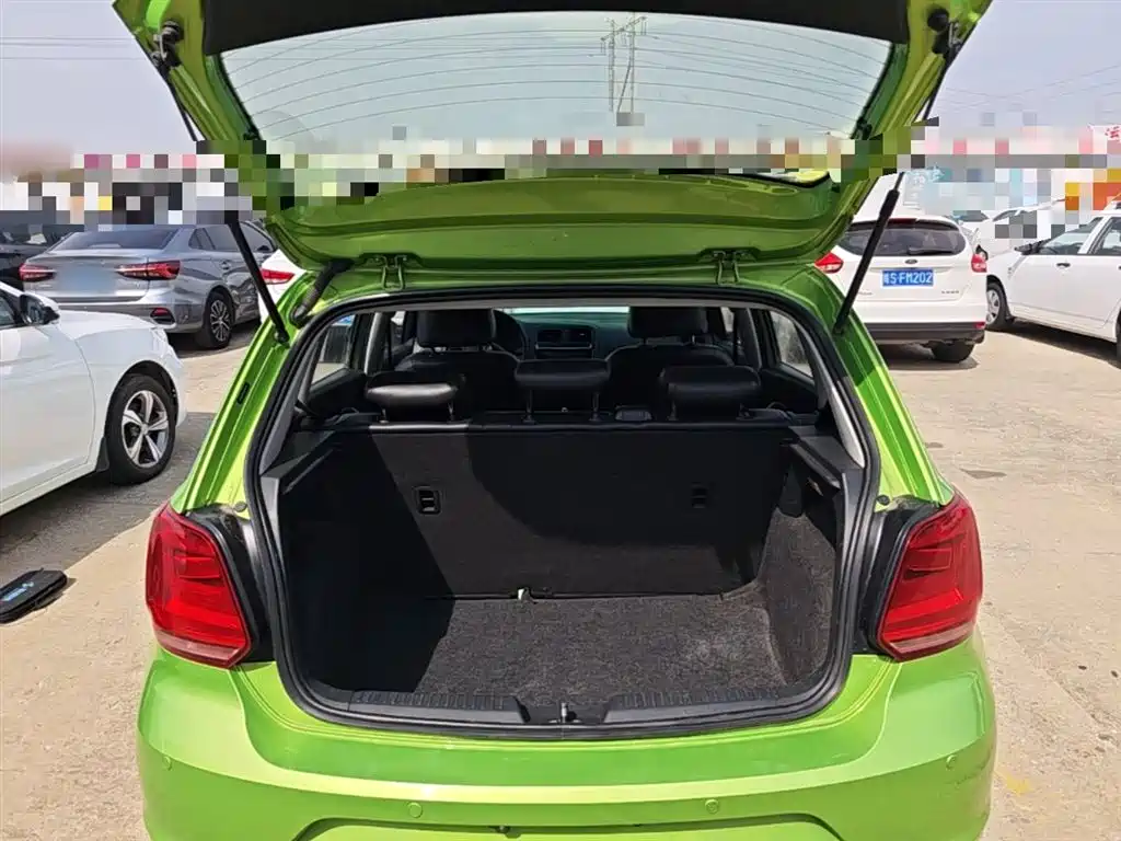 Volkswagen Polo 2016 1.4L Automatic Trend фото 19