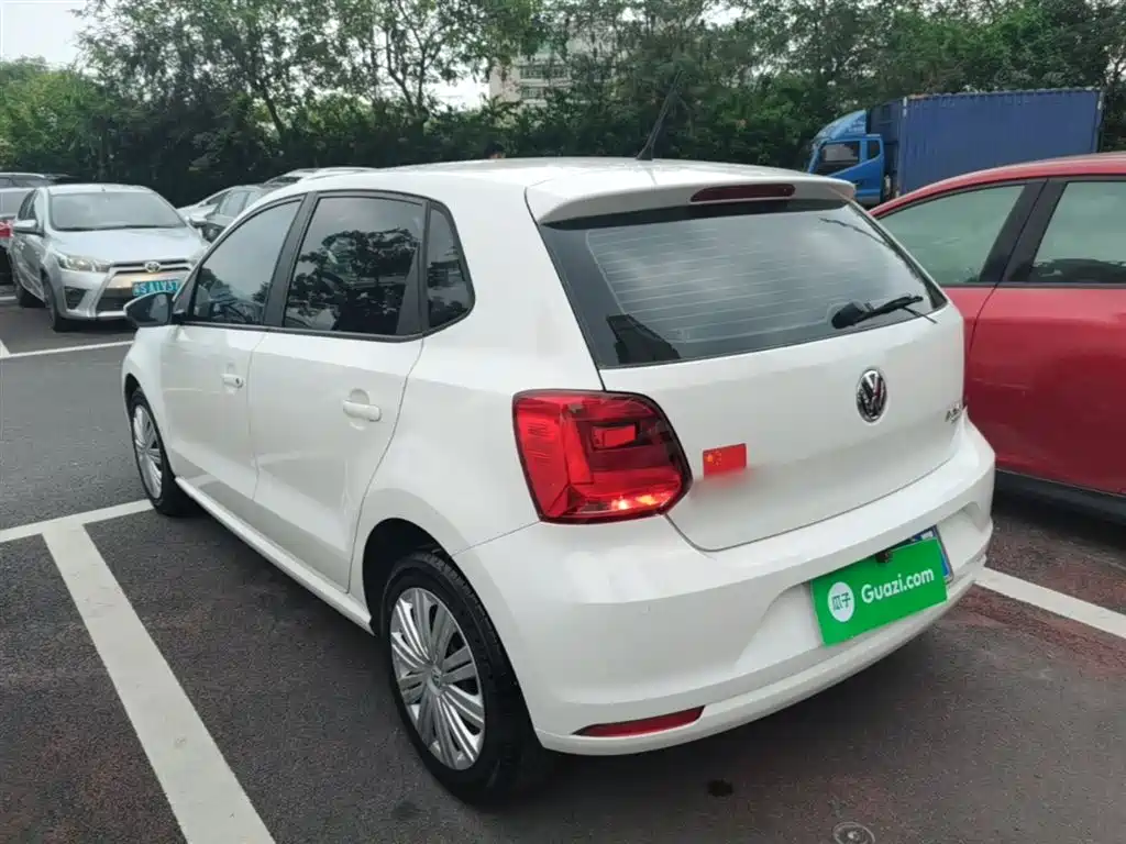 Volkswagen Polo 2016 1.6L Automatic Comfort фото 5