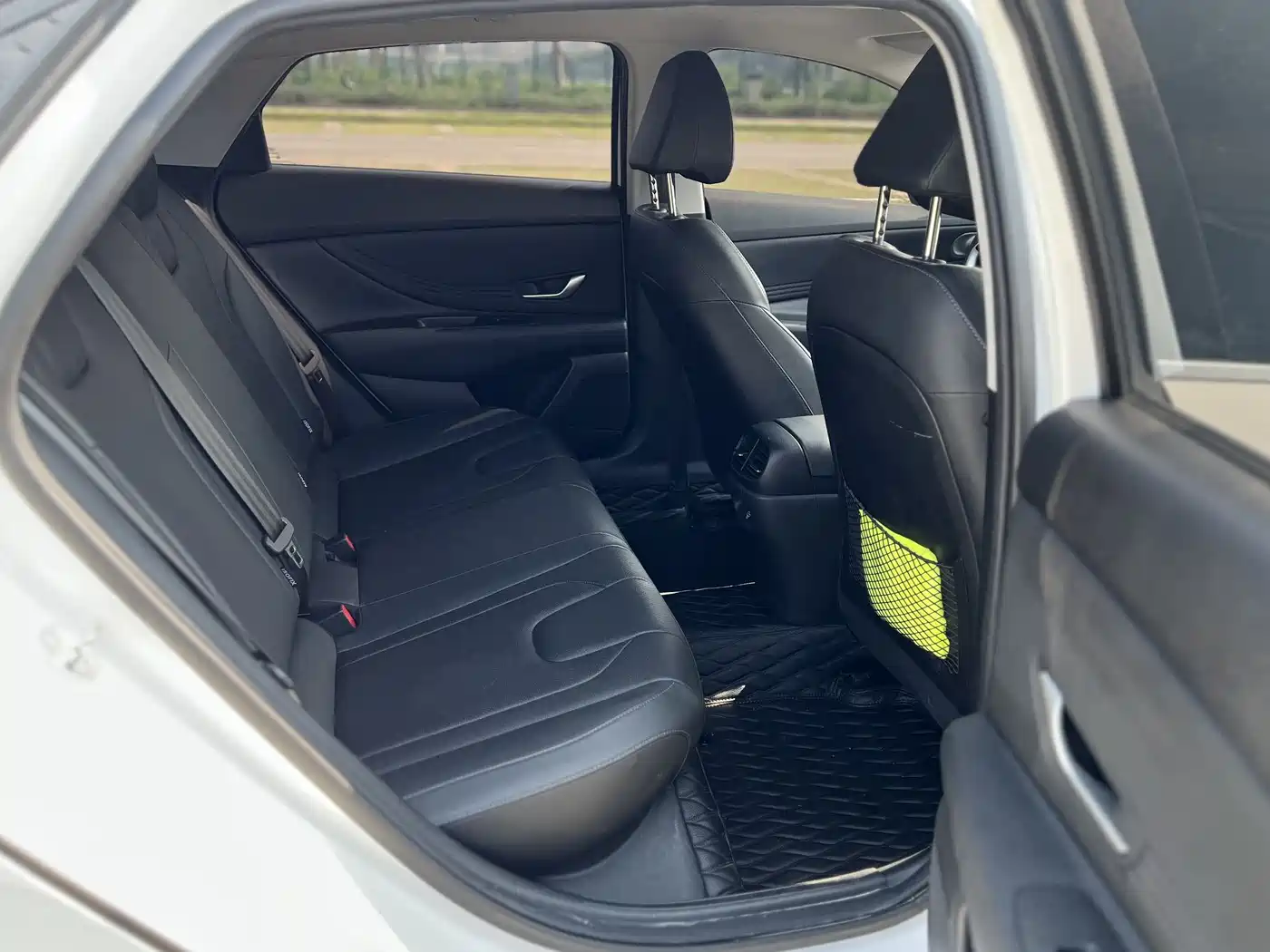 Hyundai Elantra 2023 1.5L CVT GLX Elite Edition фото 12