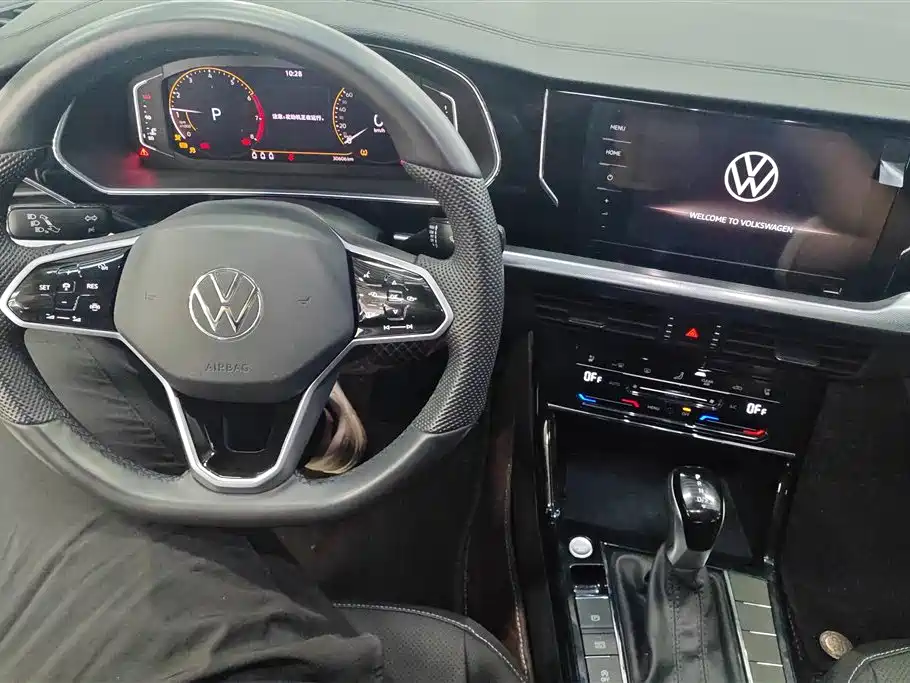 Volkswagen Passat 2024 330TSI Starlight Elite Edition фото 12