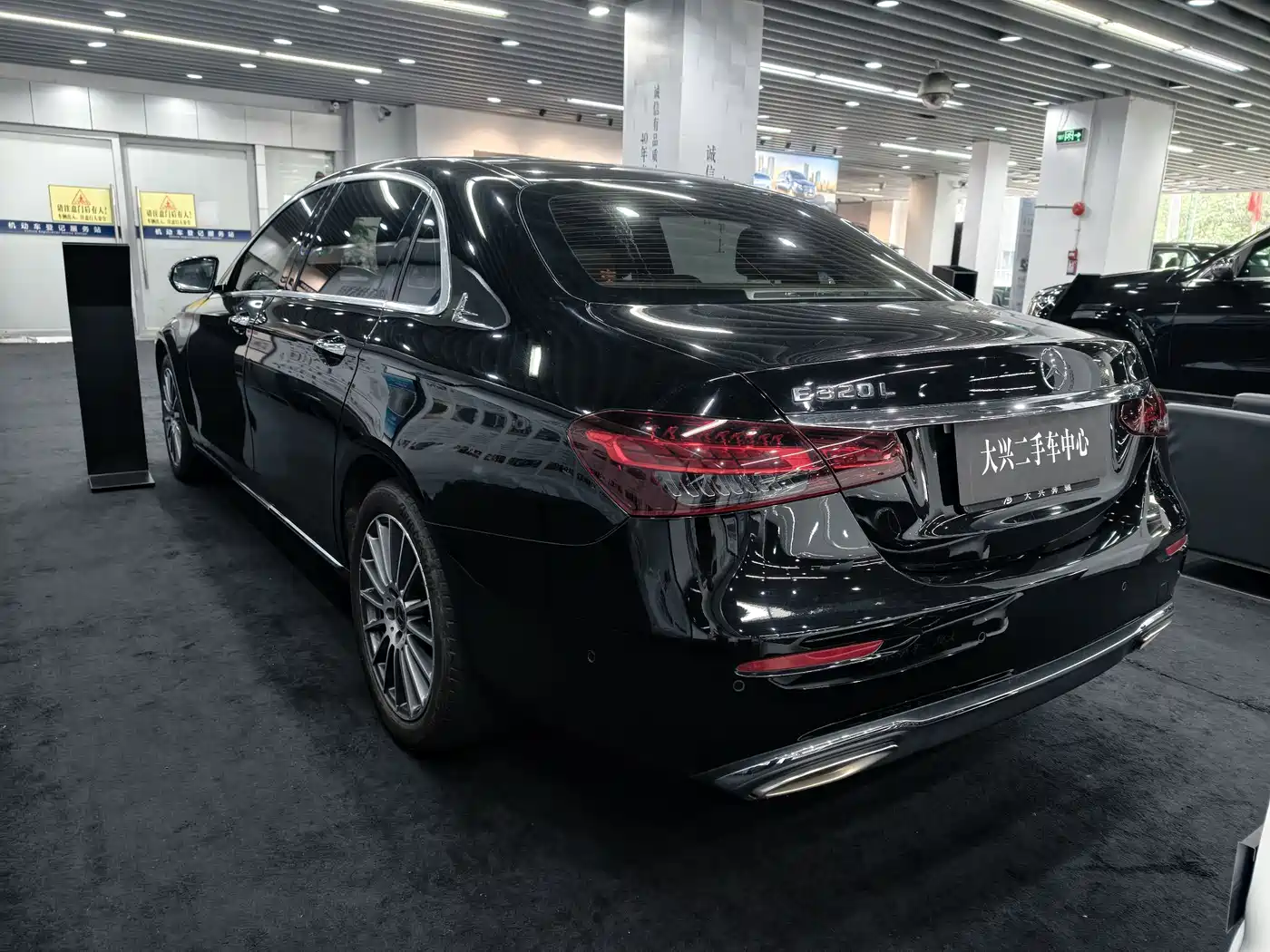 Mercedes-Benz E-Class 2022 E 260 L фото 19