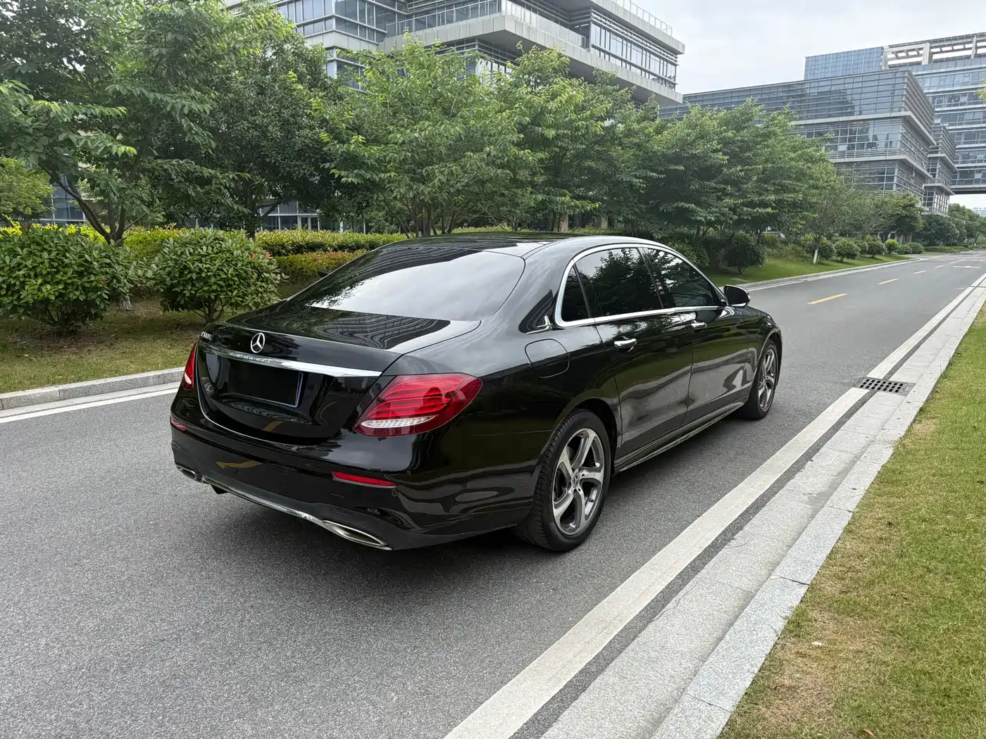 Mercedes-Benz E-Class 2019 E 300 L Sport Luxury фото 6