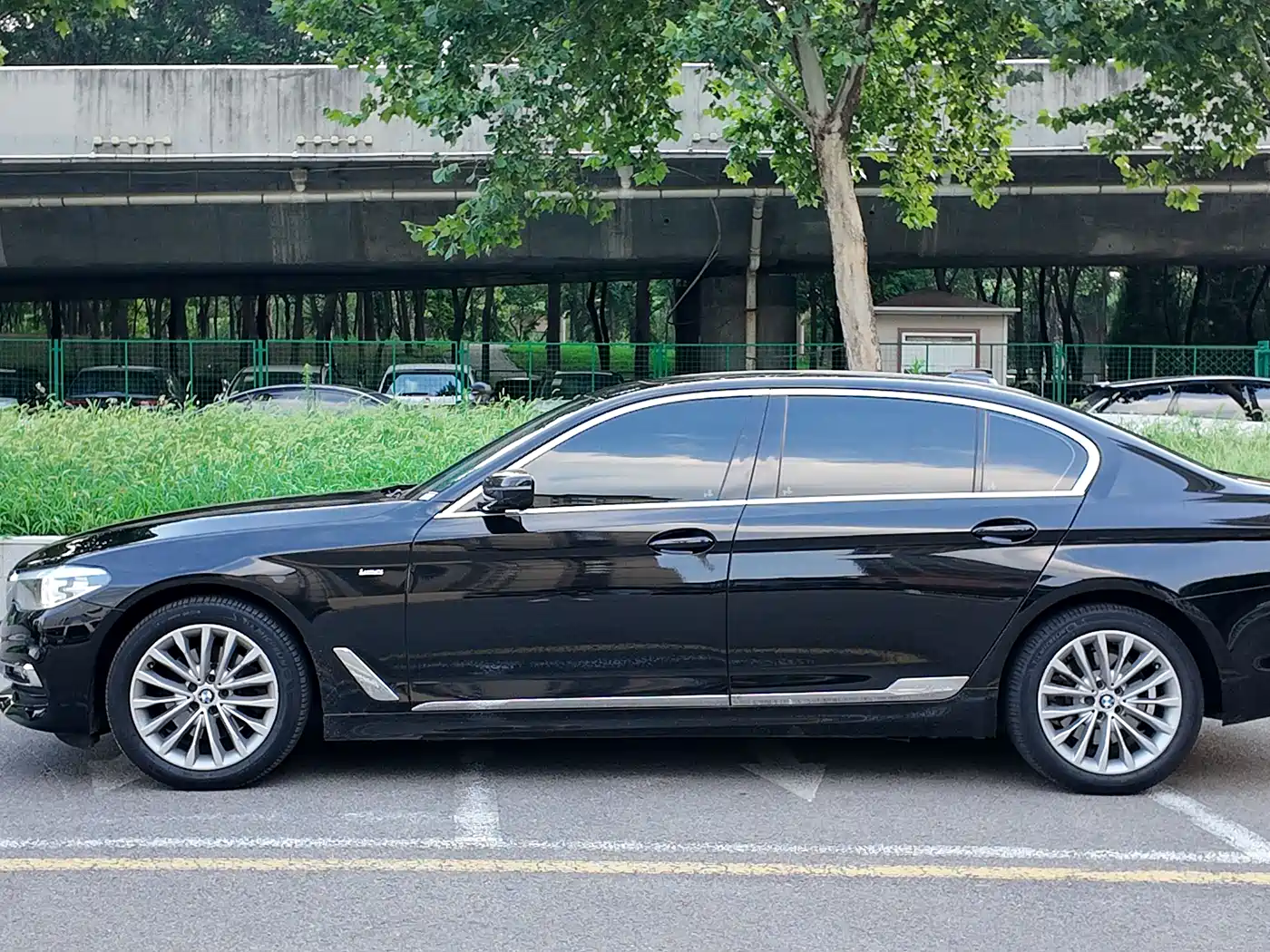 BMW 5 Series 2018 525Li Luxury Package фото 5