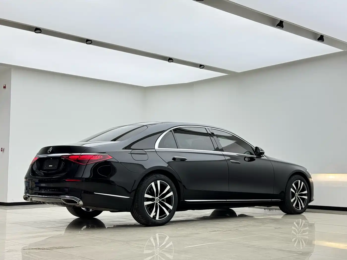 Mercedes-Benz S-Class 2023 Model S 400 L Luxury Edition фото 12