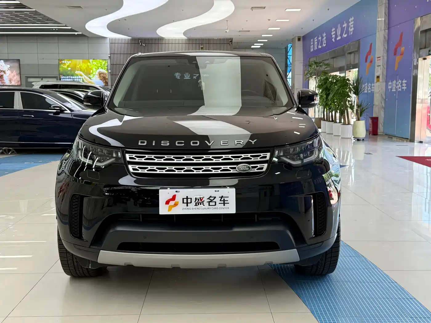 Land Rover Discovery 2018 3.0 SC V6 HSE фото 2