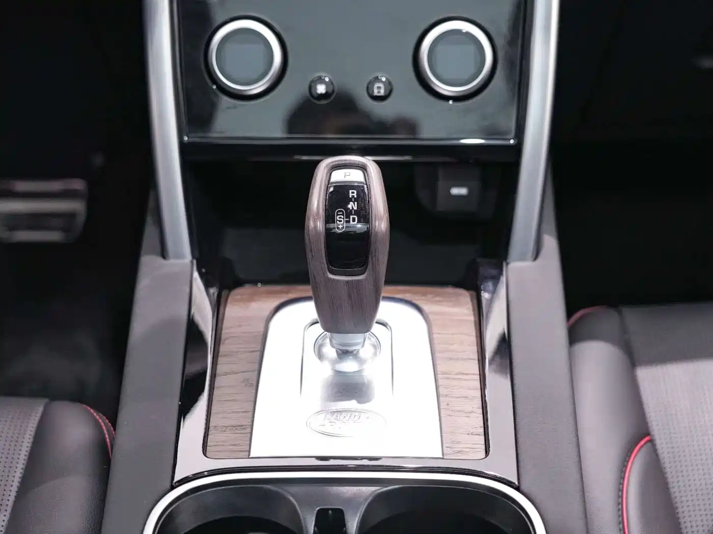 Land Rover Discovery Sport 2022 Model 249PS R-Dynamic S Performance Edition 5-Seater фото 14