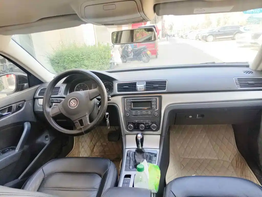 صورة 12 - Volkswagen Passat