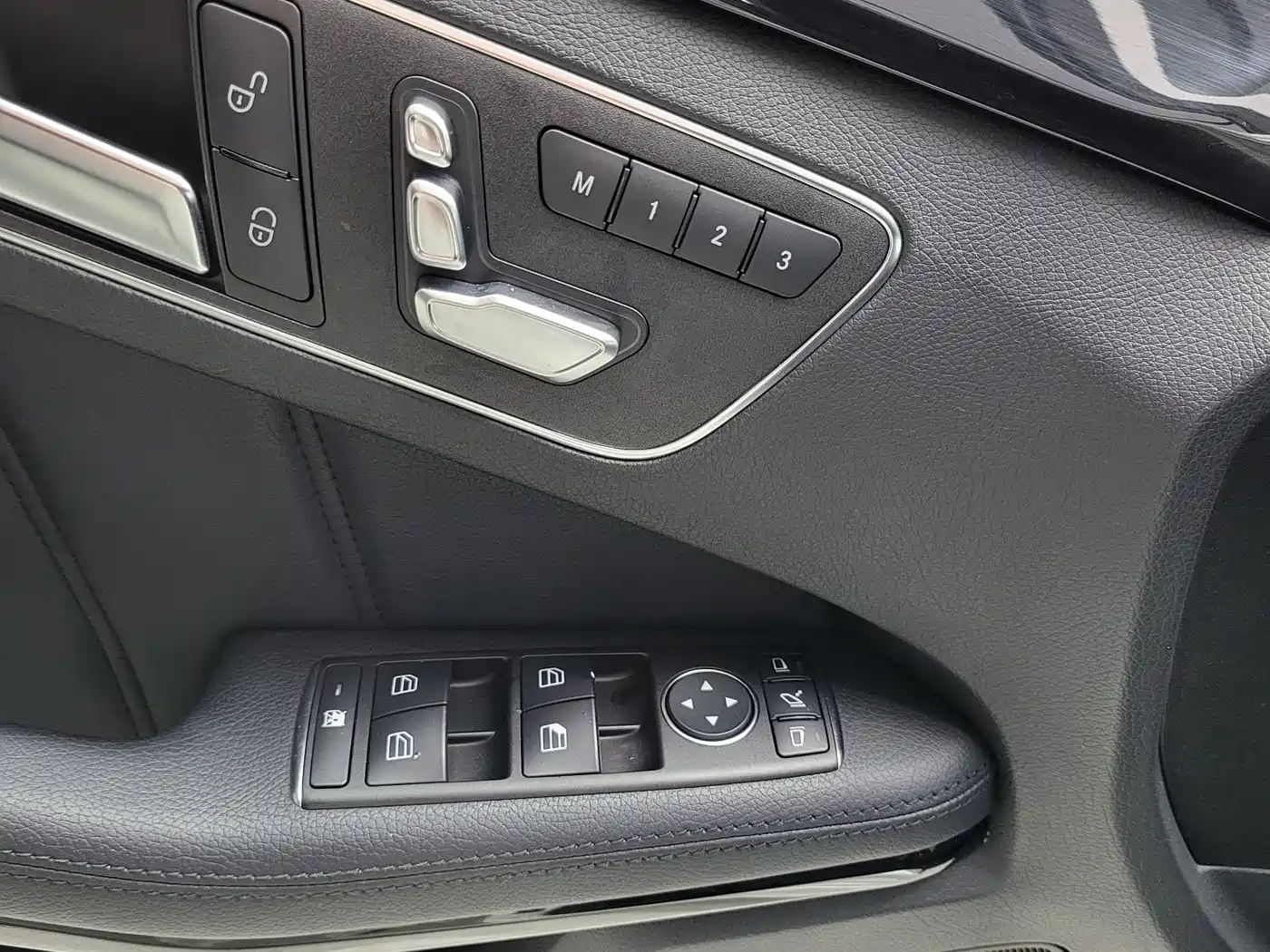 Mercedes-Benz E-Class 2015 E 320 L Sport фото 6