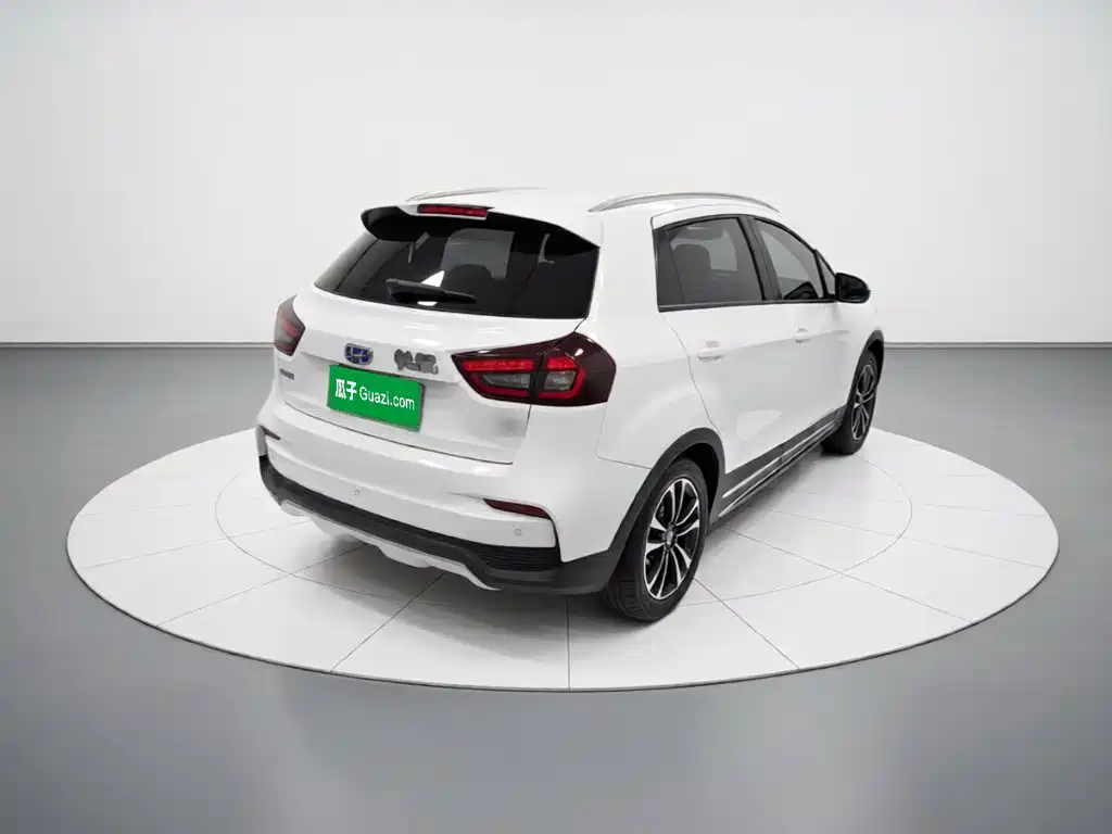 Фото 4 - Geely Vision X3