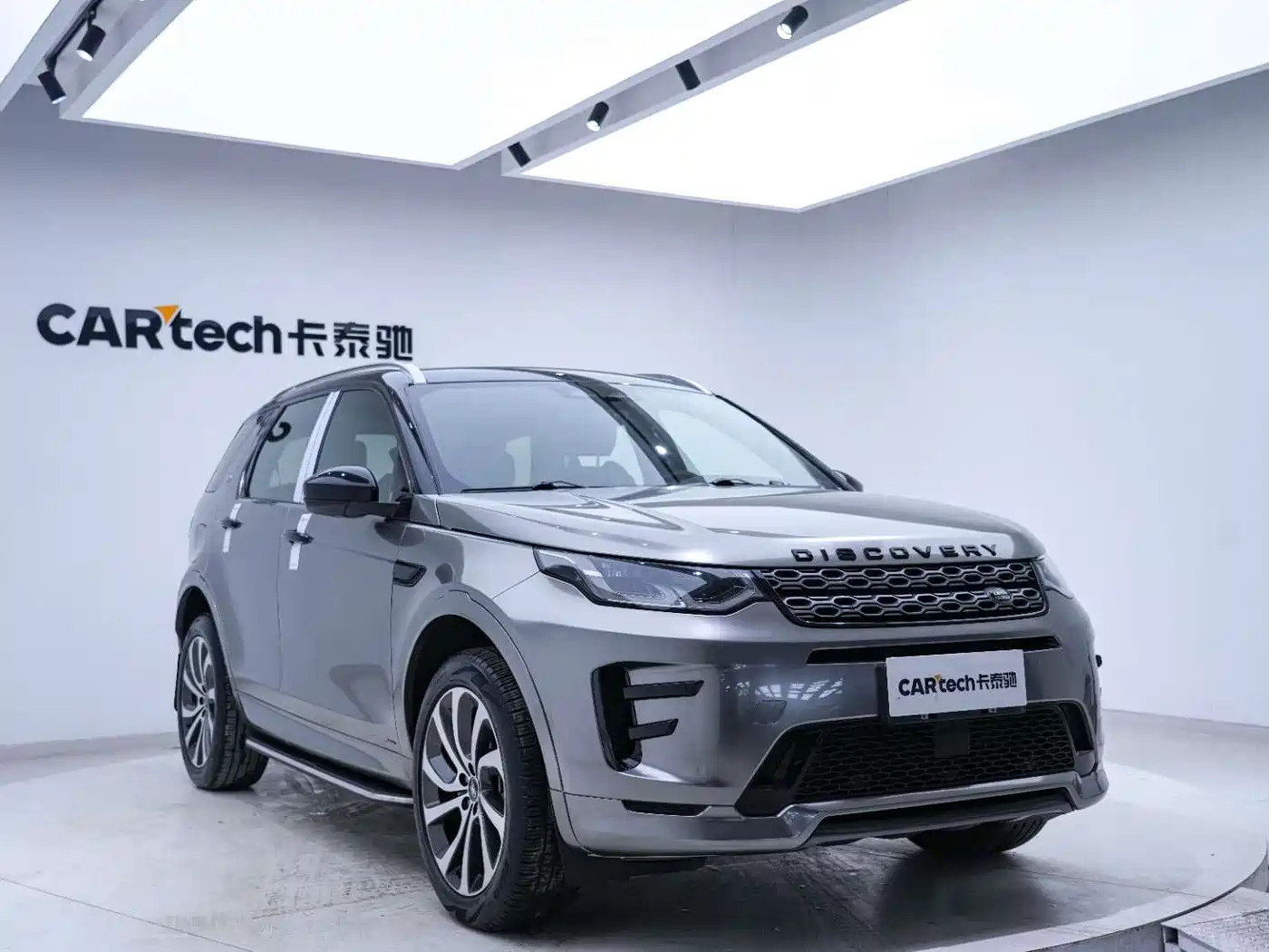 Land Rover Discovery Sport 2022 Model 249PS R-Dynamic S Performance Edition 5-Seater фото 6