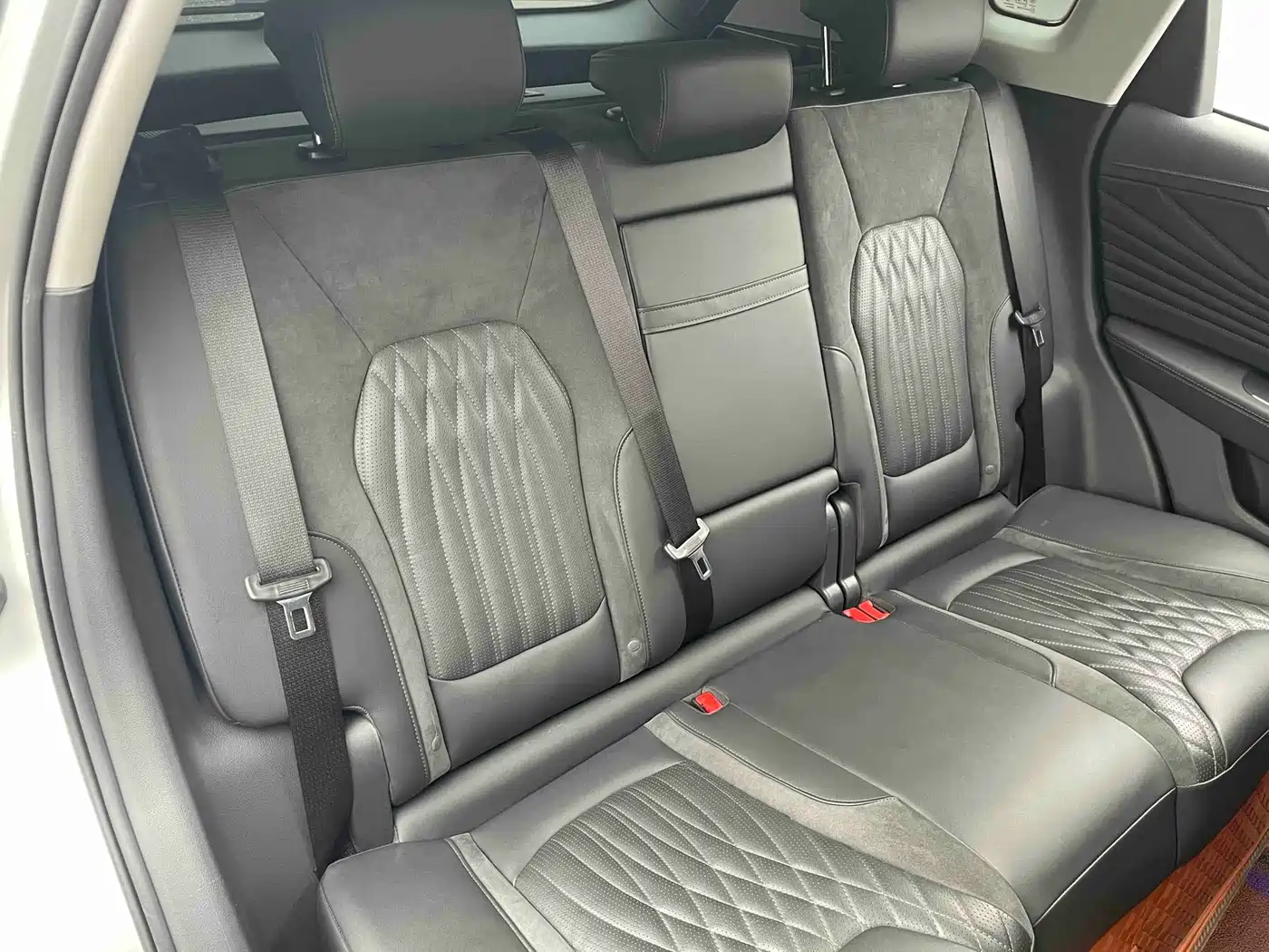 Hongqi HS5 2023 2.0T Flag Enjoy Pro Edition фото 17