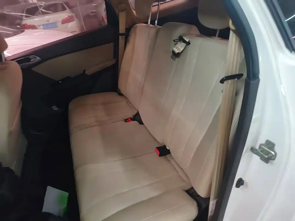 Baojun 310W 2018 2017 1.5L Manual Comfort China V