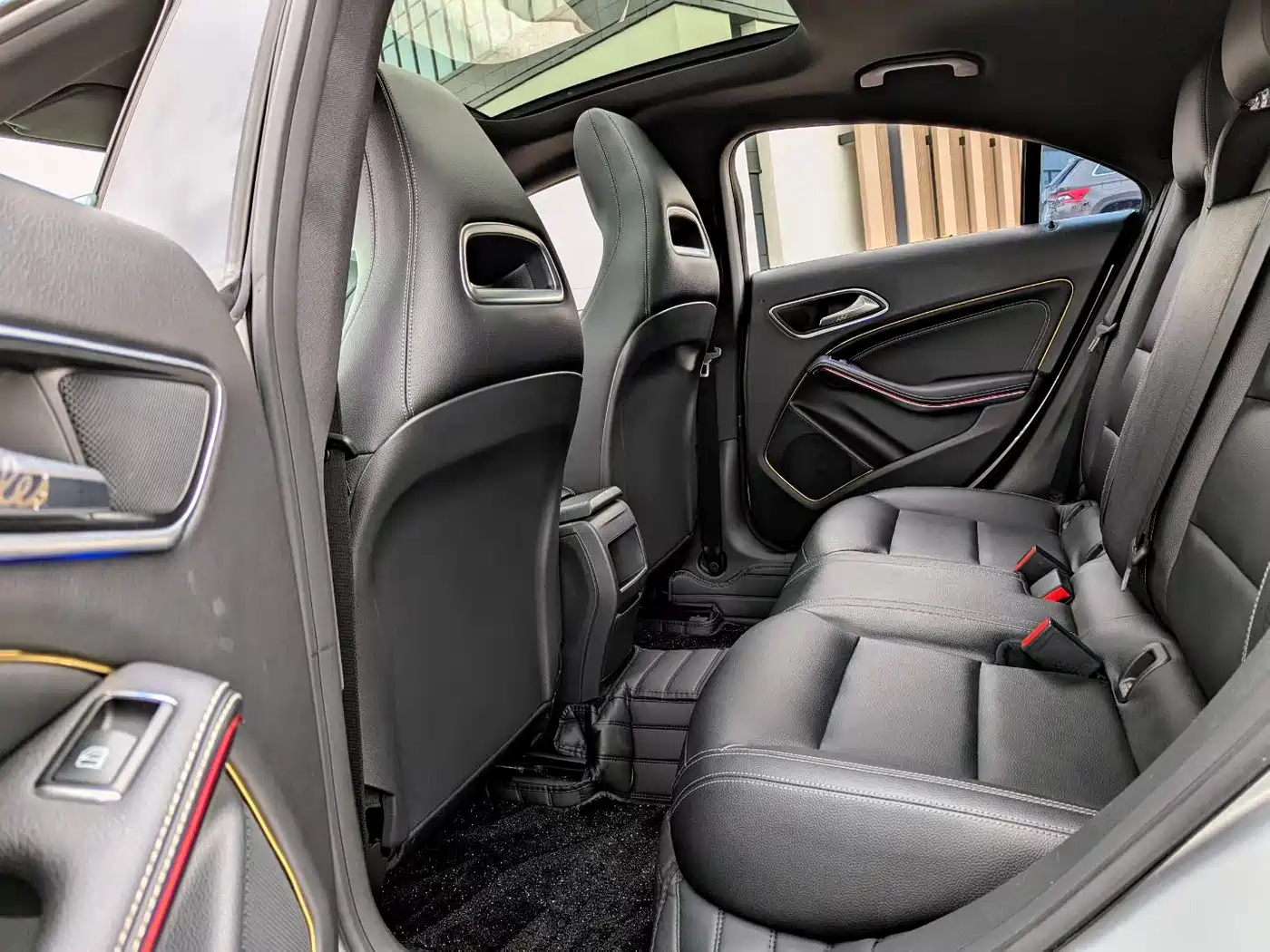 Mercedes-Benz CLA (Import) 2015 CLA 200 фото 8