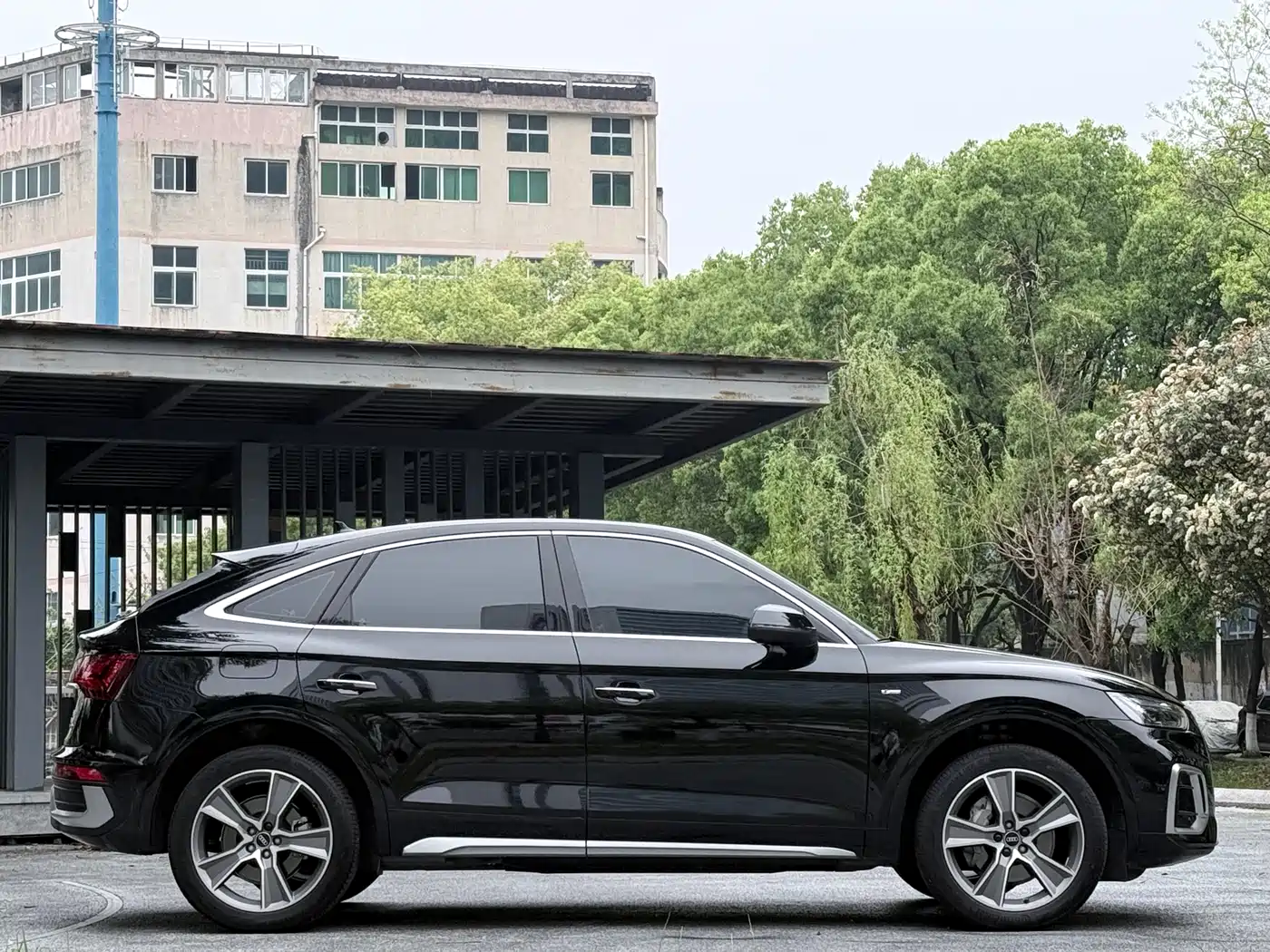 AUDI Q5L SPORTBACK