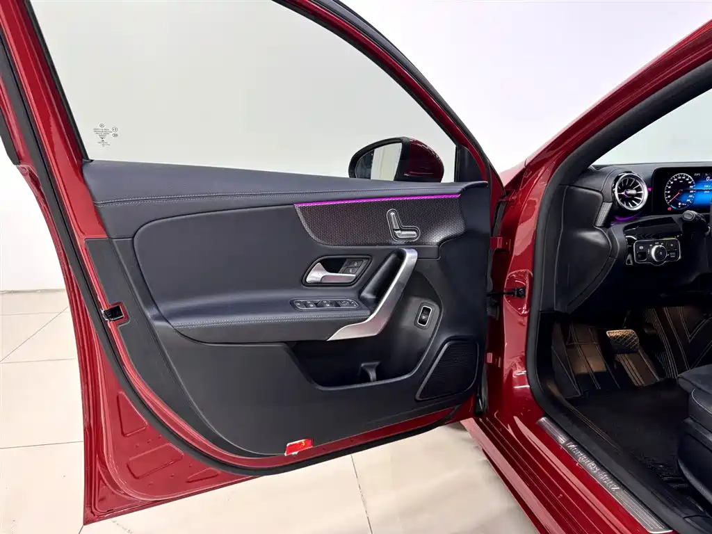 Mercedes-Benz A-Class 2021 A 200 L Sport Sedan Fashion Edition фото 8