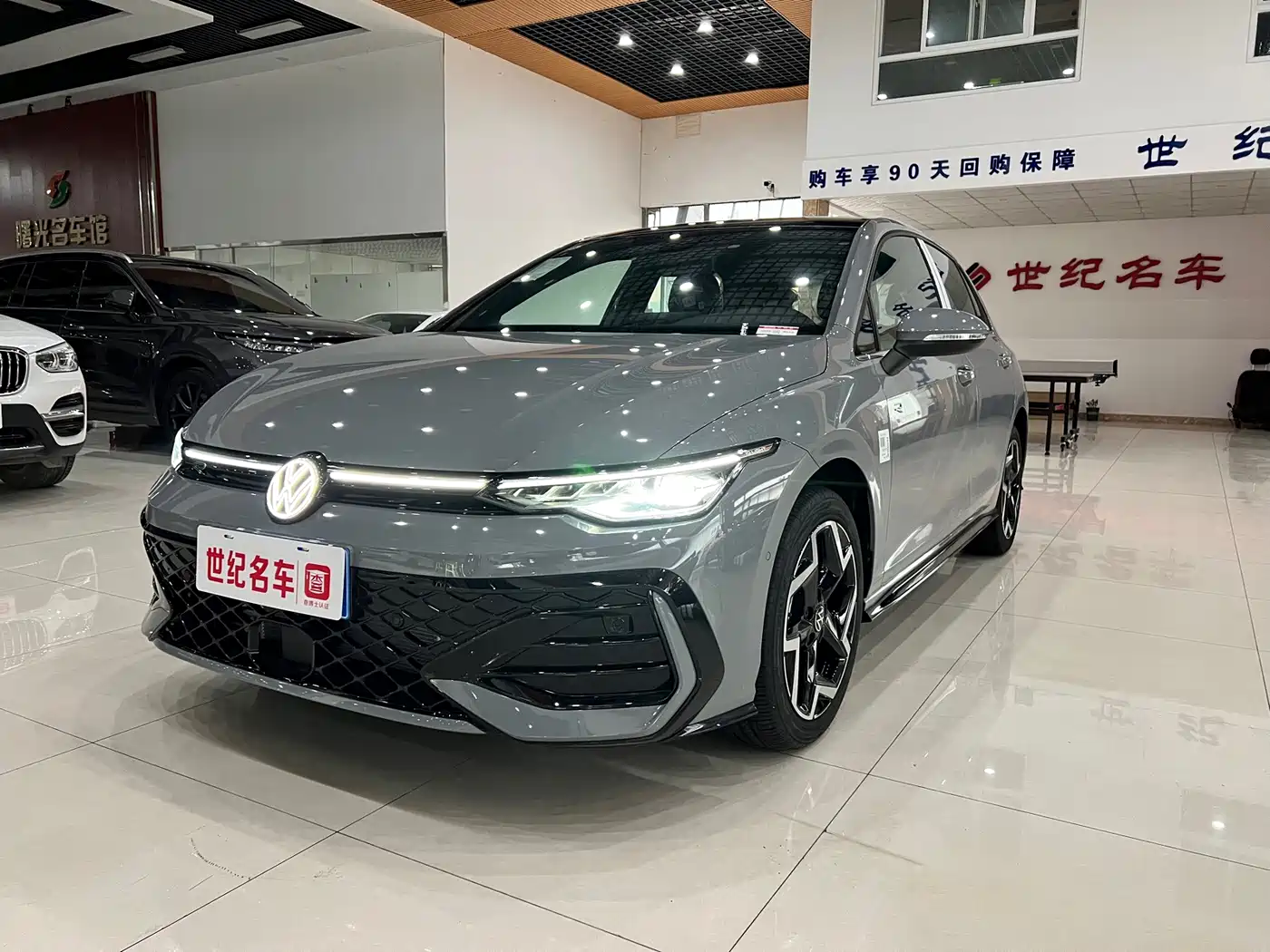 Volkswagen Golf 2025 2025 300TSI R-Line
