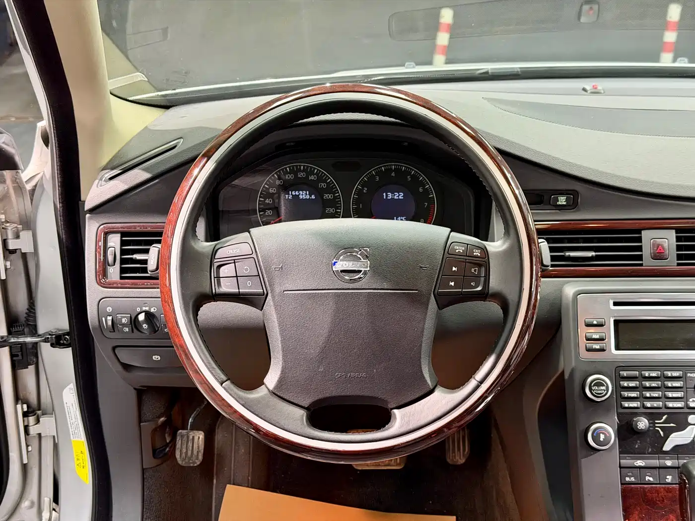 Photo 14 - Volvo S80L