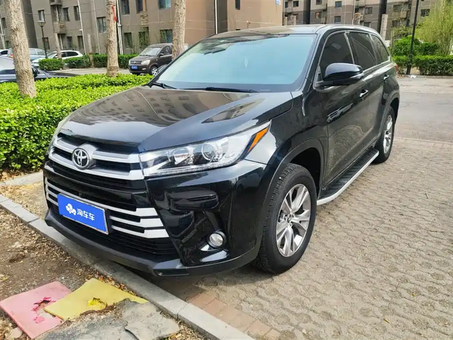 TOYOTA HIGHLANDER