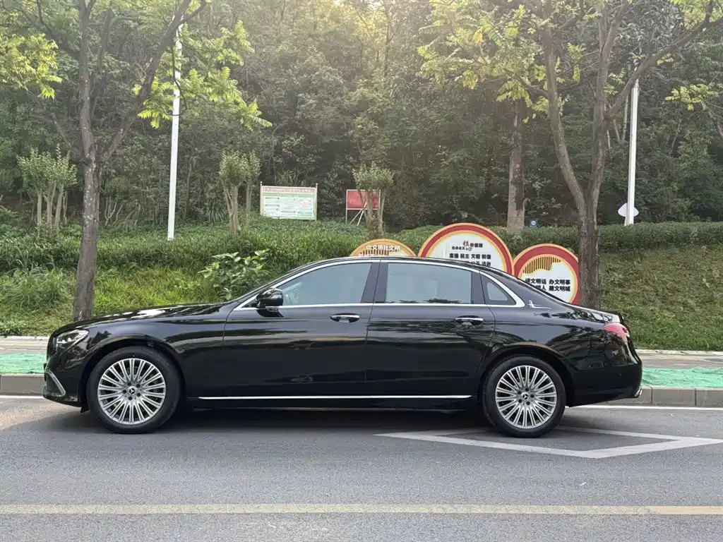 MERCEDES-BENZ E CLASS