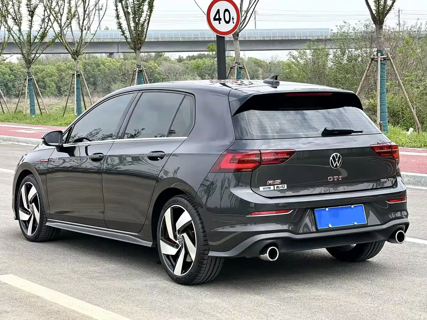 VOLKSWAGEN GOLF GTI