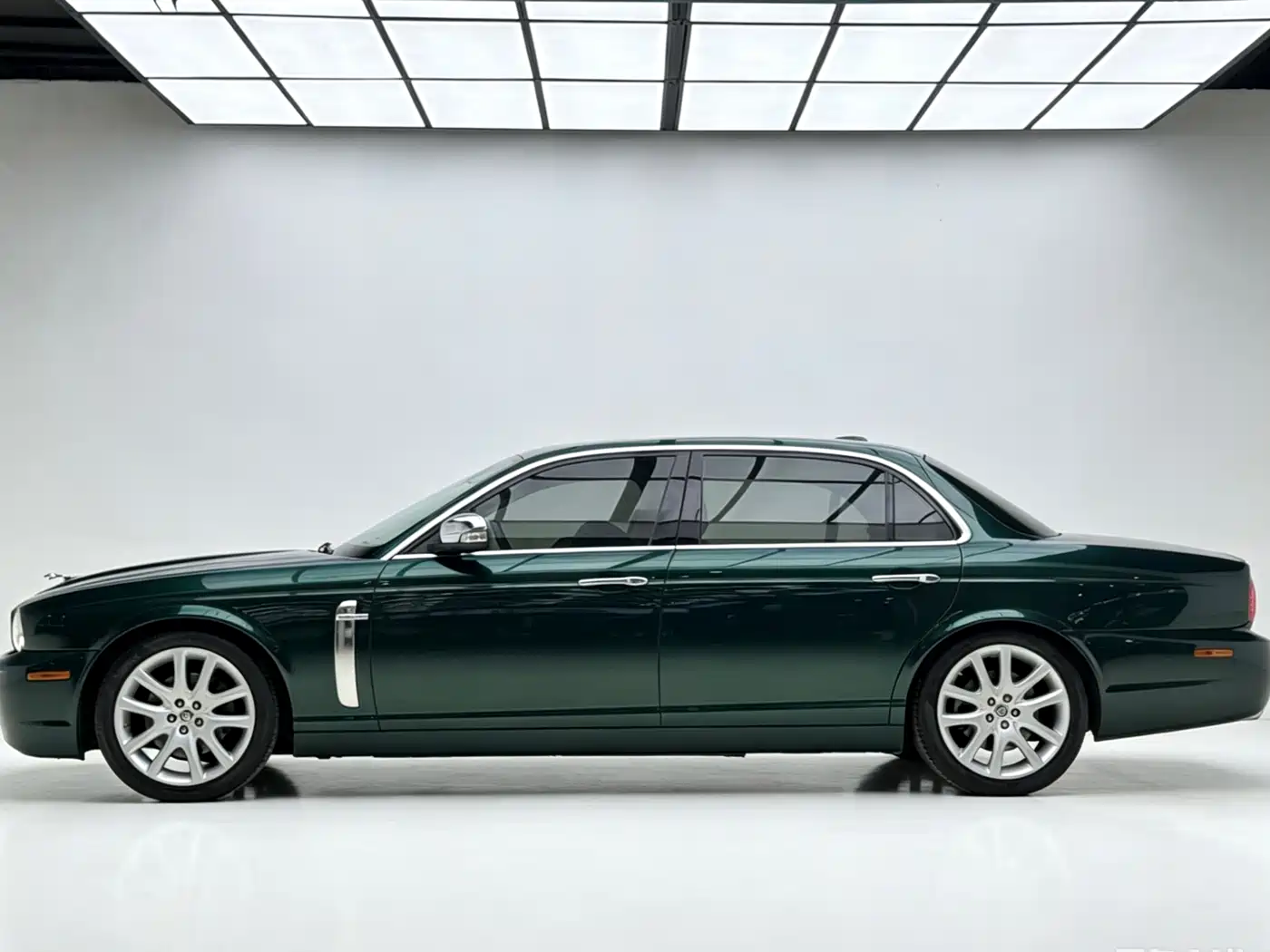 Jaguar XJ 2007 Model XJ6L 3.0 Royal Long Wheelbase фото 3