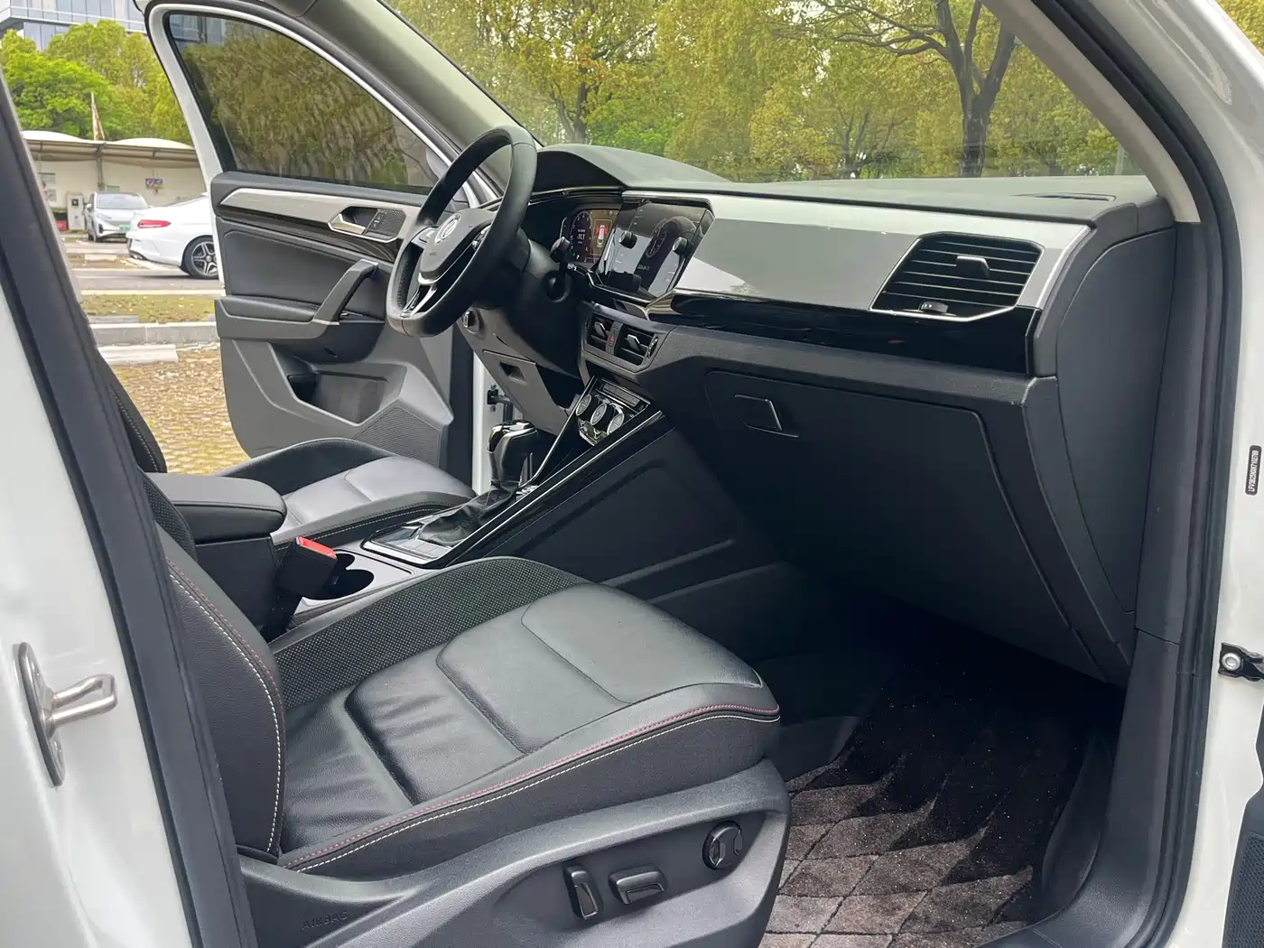 Volkswagen Tayron 2019 330TSI 2WD Luxury Plus China VI фото 9