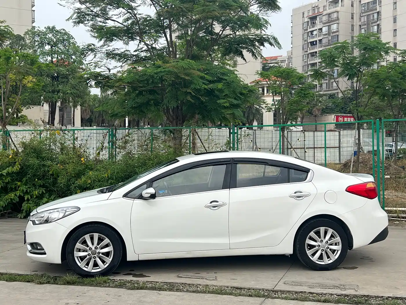Kia K3 2015 1.6L Automatic GLS фото 3