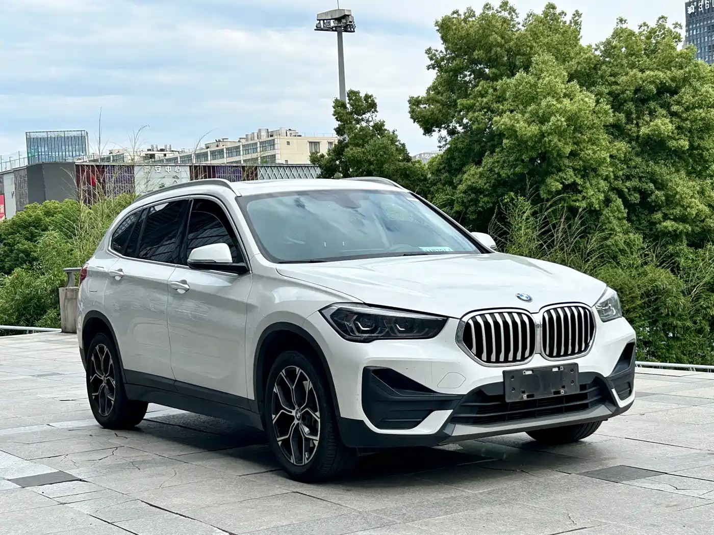 BMW X1 2022 sDrive25Li Leading фото 3