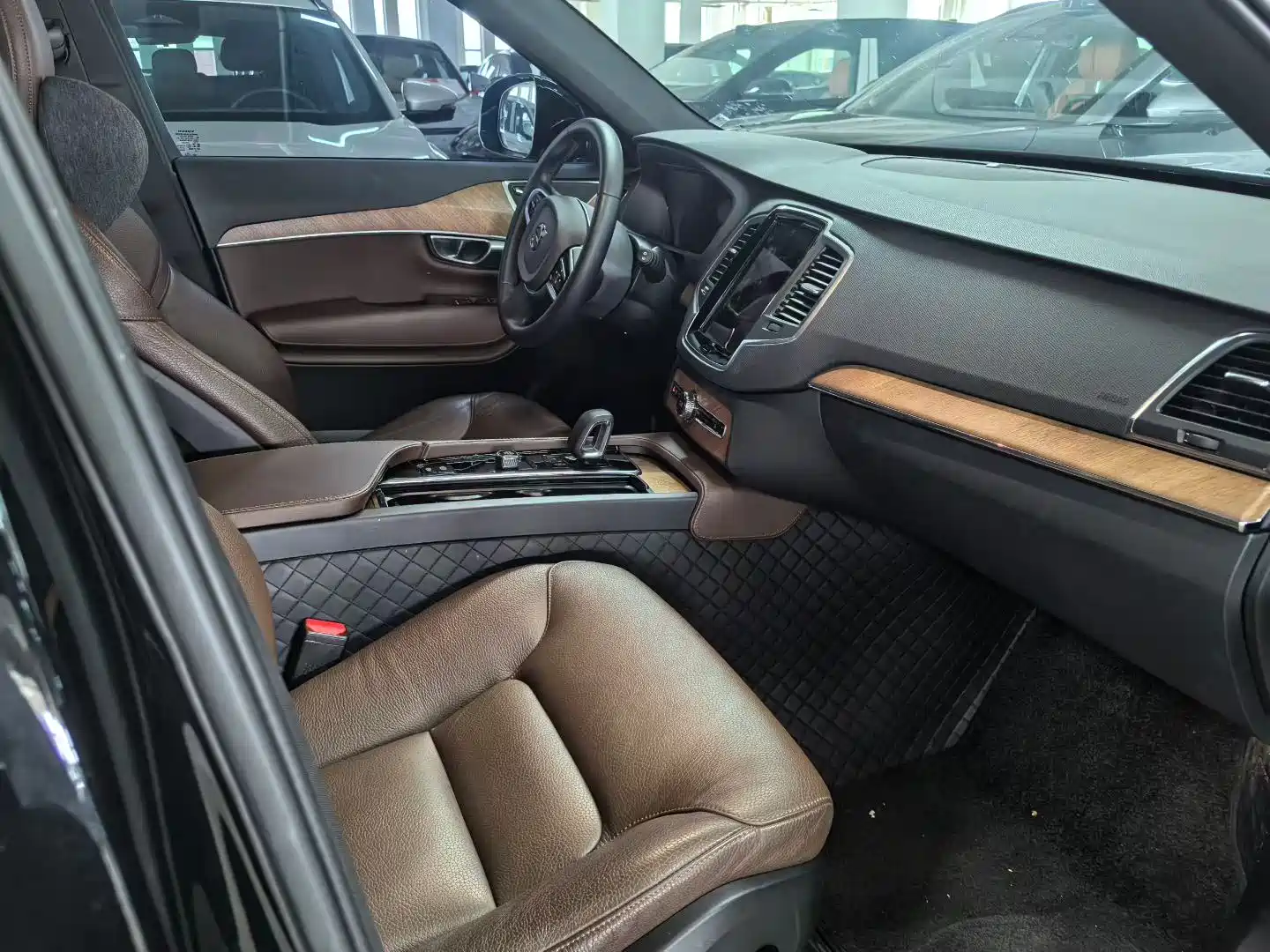 Фото 5 - Volvo XC90