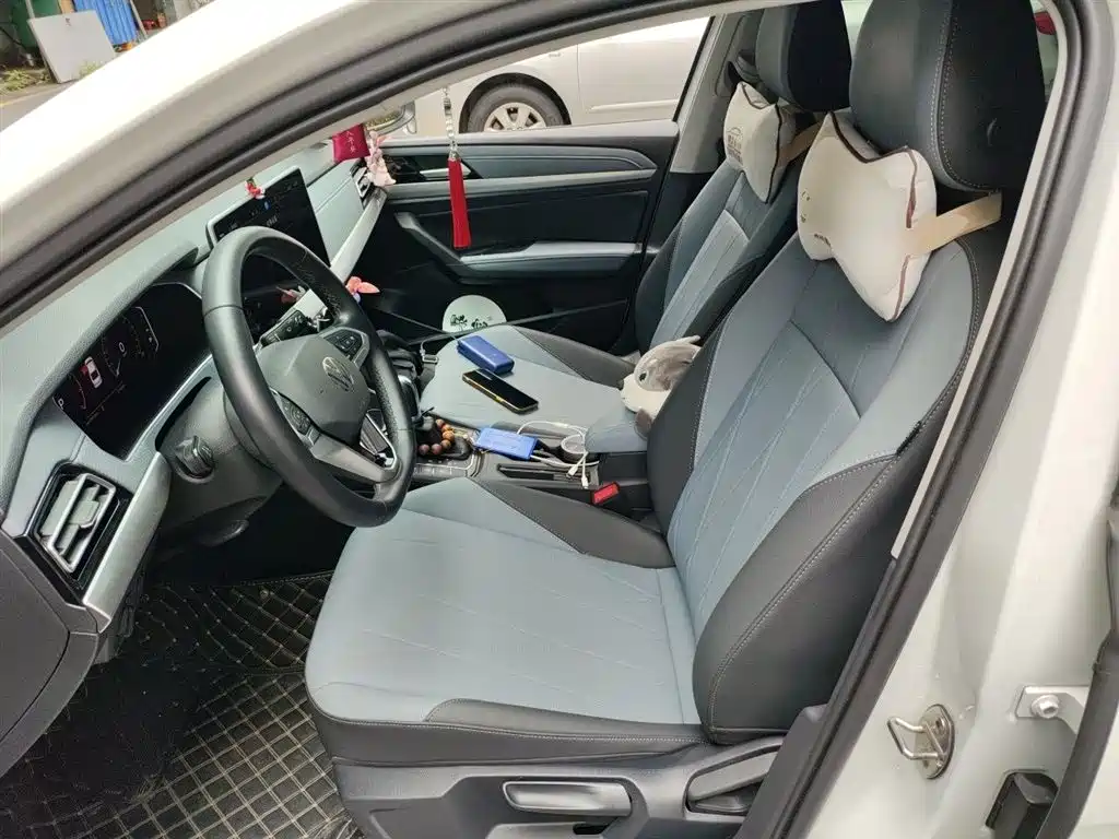 Volkswagen Lavida 2023 1.5L Auto Five Million Edition фото 16