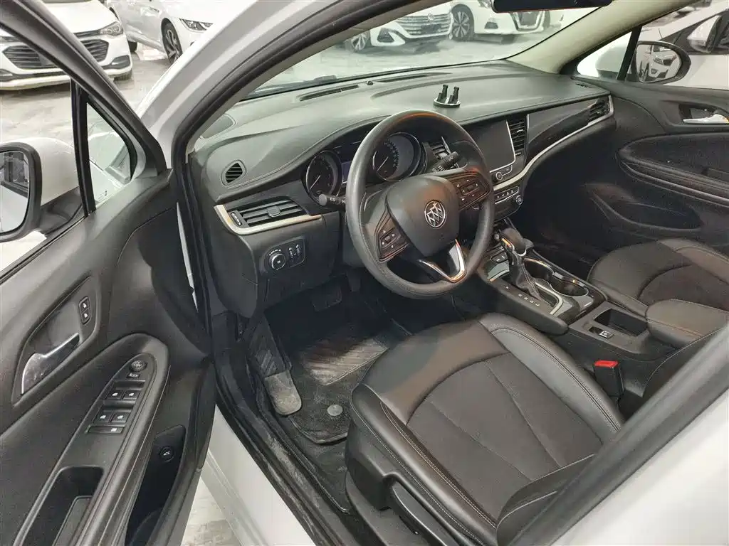 Buick Verano 2020 20T CVT Leading фото 8
