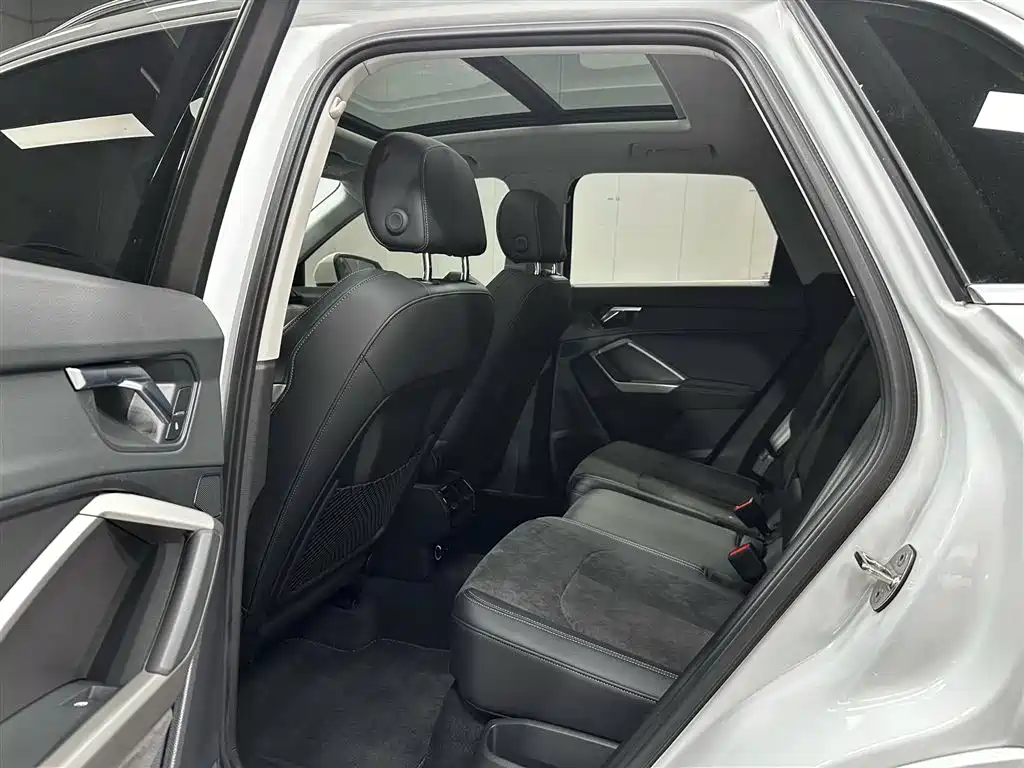 Audi Q3 2022 35 TFSI Fashion Dynamic фото 15