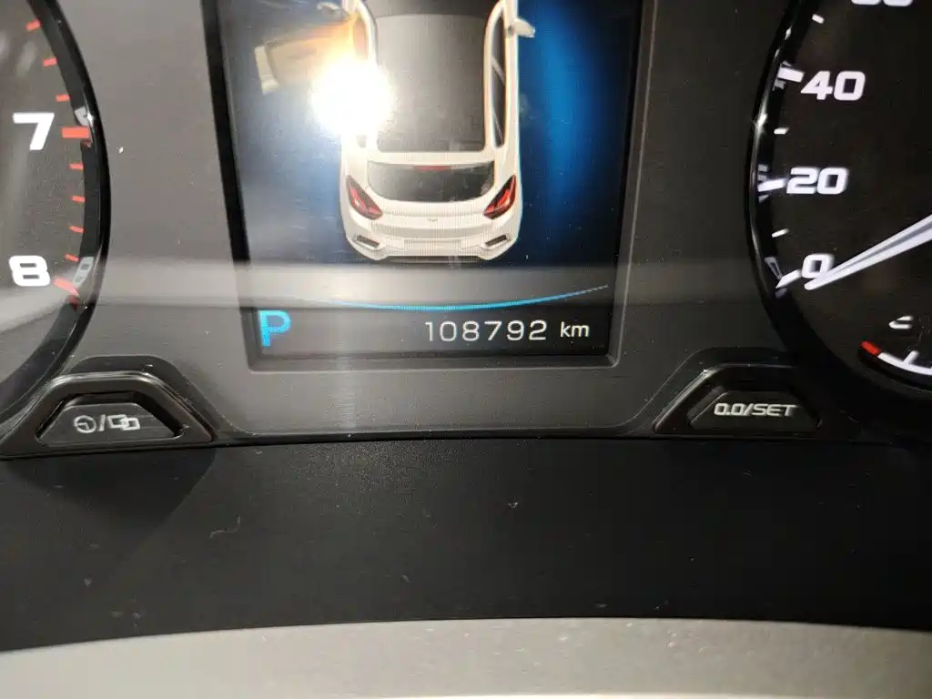 Фото 14 - Geely Emgrand GS
