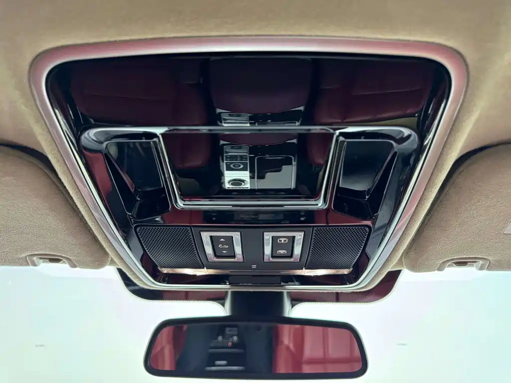 Photo 38 - Land Rover Range Rover