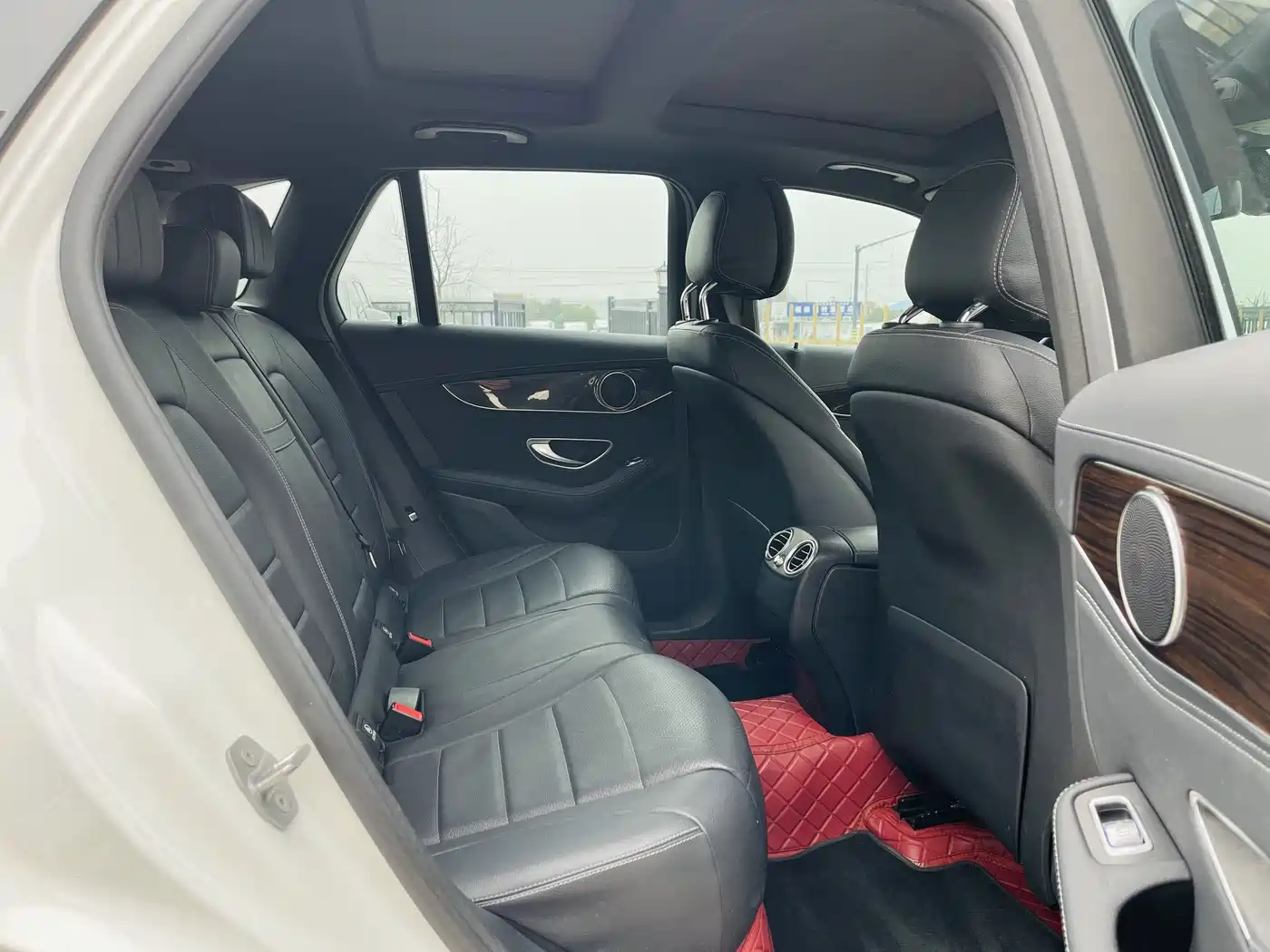 Mercedes-Benz GLC 2017 GLC 260 4MATIC Dynamic фото 11