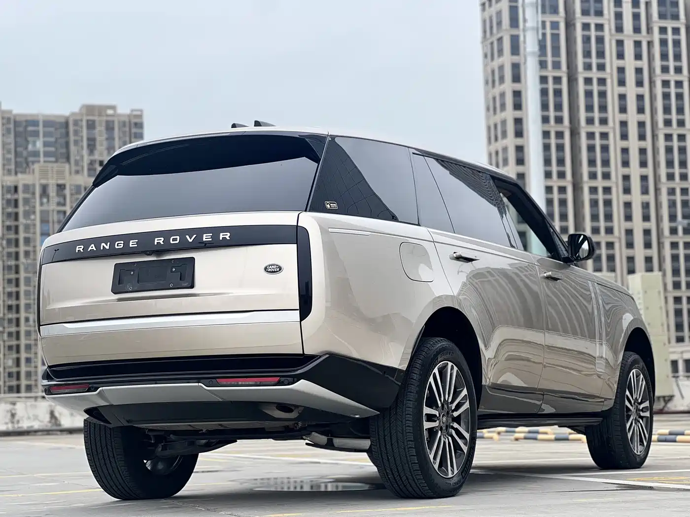 Land Rover Range Rover 2023 3.0 L6 400PS Genesis Extended Version фото 11
