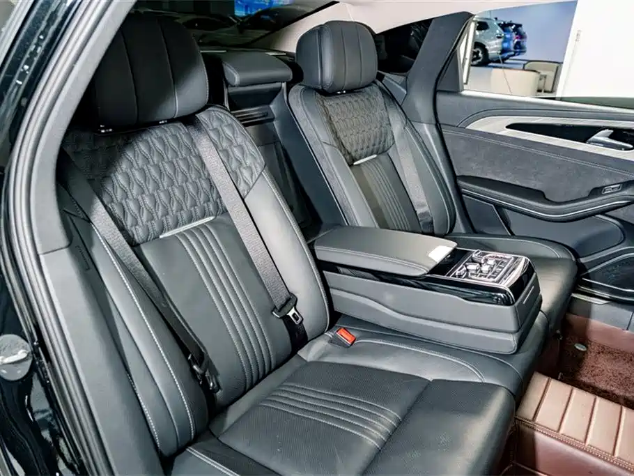 Hongqi H9 2020 2.0T Smart Connection Qi Chang Edition фото 24