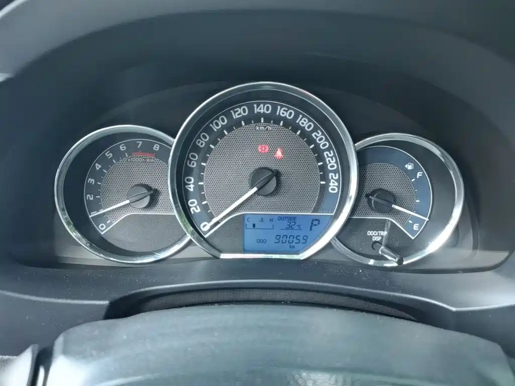 Toyota Corolla 2014 1.6L CVT GL фото 12