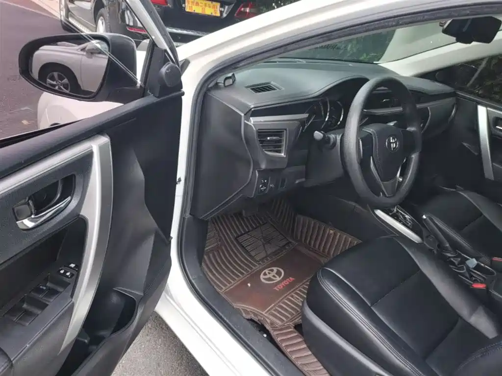 Toyota Corolla 2014 1.6L CVT GL фото 16