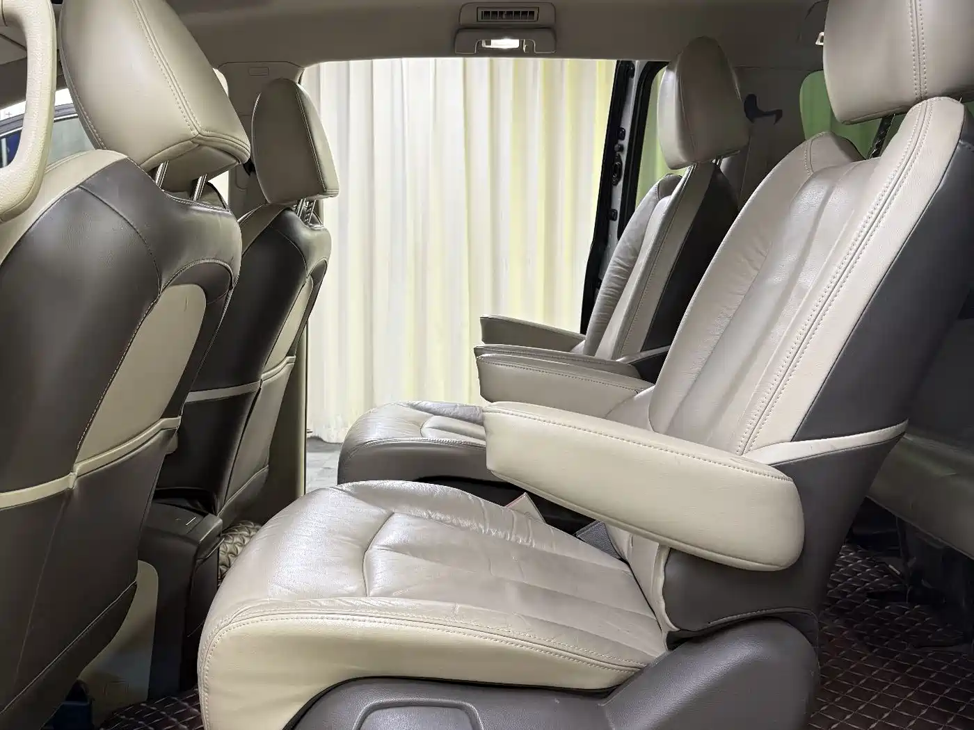 Buick GL8 2011 3.0L GT Luxury Business Elegance Edition фото 30