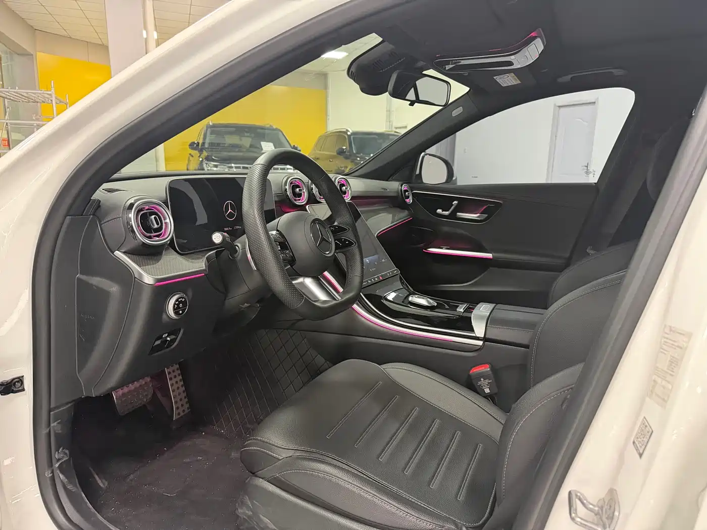Mercedes-Benz C-Class New Energy 2025 C 350 eL фото 4