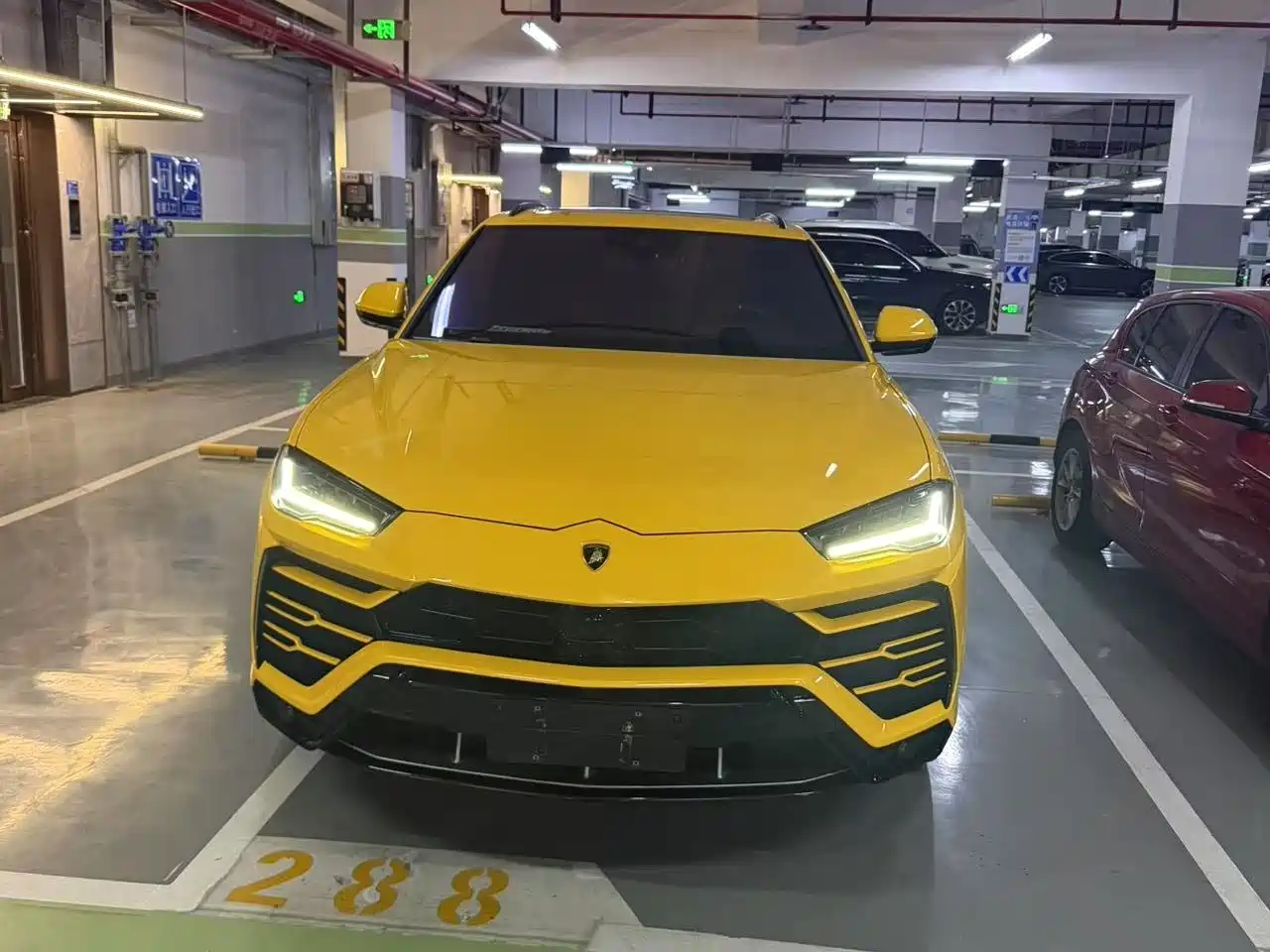 Lamborghini Urus 2018 4.0T V8 фото 2