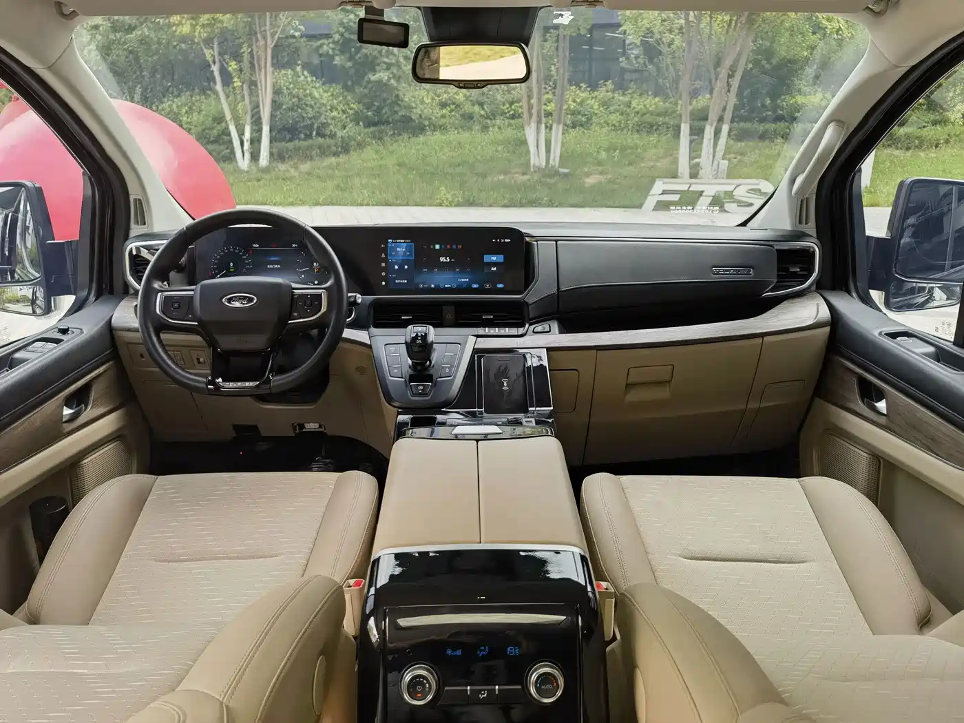 Ford Tourneo 2023 2023 Model 2.0T Auto Premium Edition
