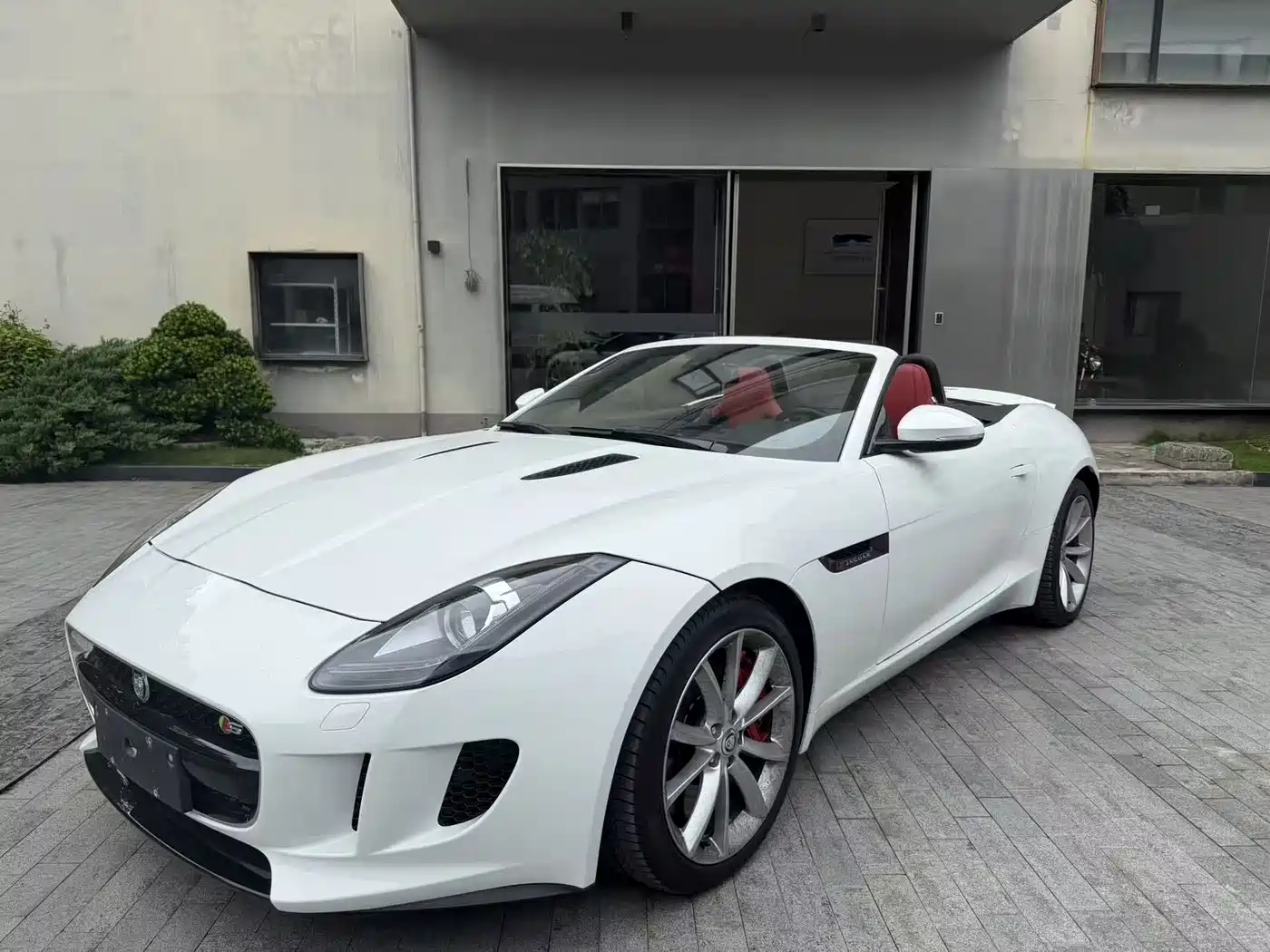 Фото 1 - Jaguar F-TYPE