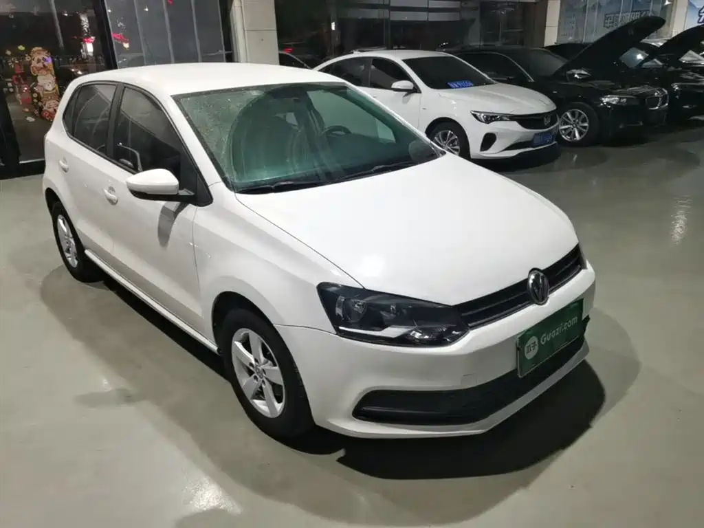 Volkswagen Polo 2016 1.4L Automatic Trend фото 4