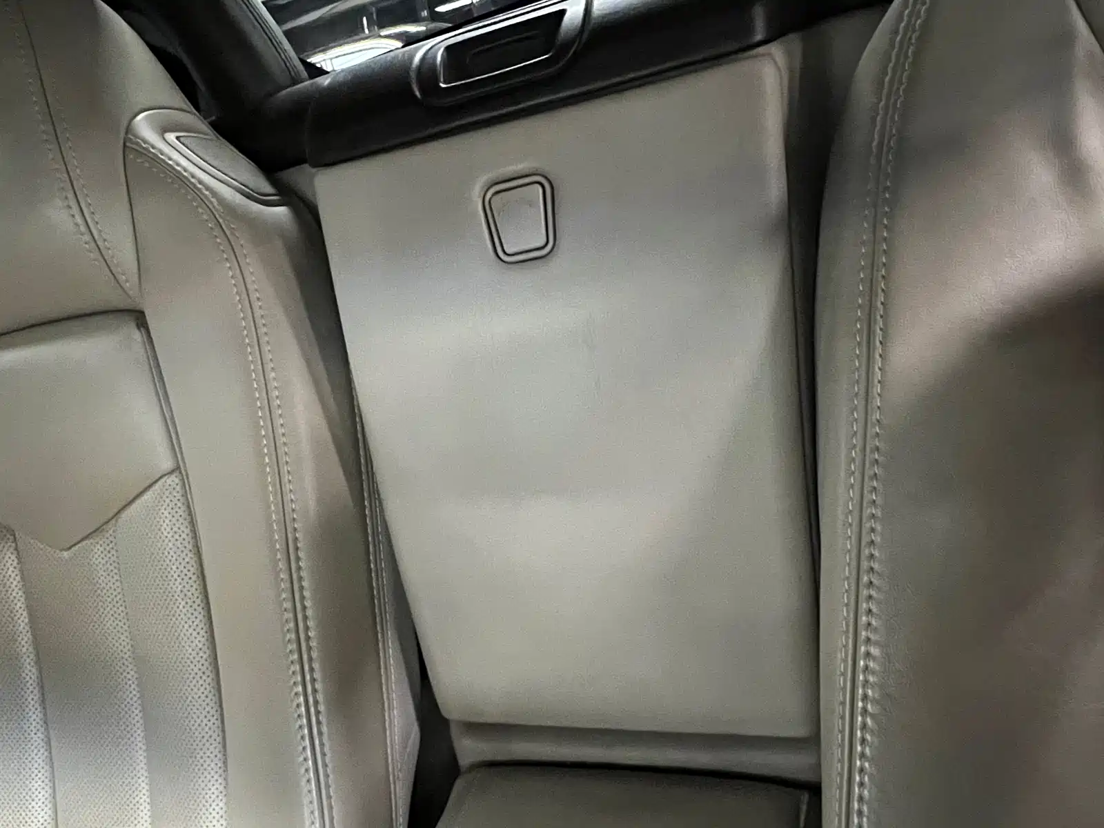Фото 26 - Cadillac XLR