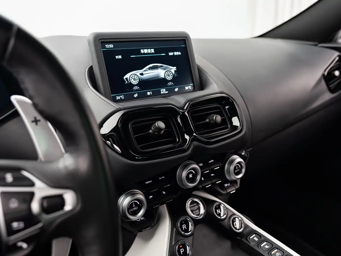 ASTON MARTIN V8 VANTAGE